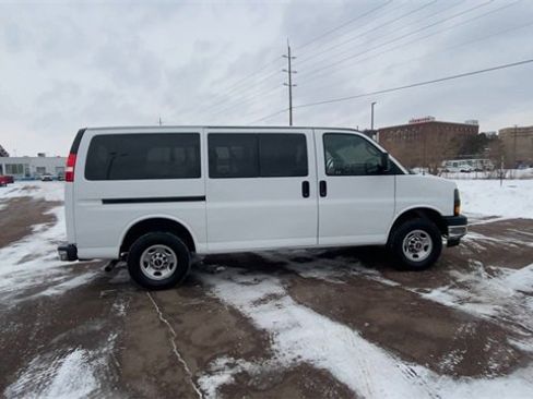 Used 2023 GMC Savana 2500 LS w/ Driver Convenience Package image 9