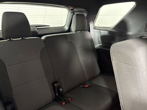 Used 2023 Chevrolet Traverse LT FWD image 26