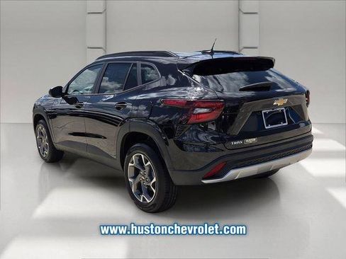 New 2026 Chevrolet Trax LT FWD image 3
