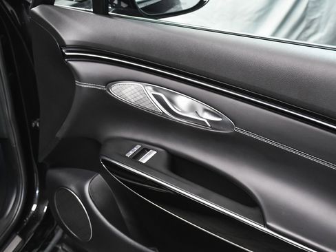 Used 2025 Genesis GV70 2.5T image 14