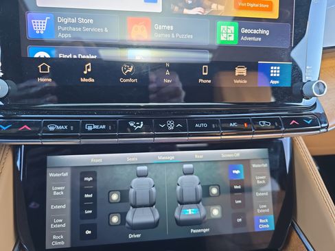 Used 2022 Jeep Grand Wagoneer Series III w/ Rear Seat Video Group 1 image 20