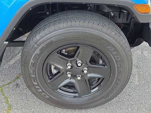 Used 2021 Jeep Gladiator Sport image 7