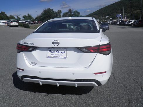 Used 2025 Nissan Sentra SV image 6