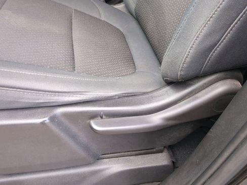 Used 2019 Chevrolet Silverado 1500 Custom w/ Custom Value Package image 17