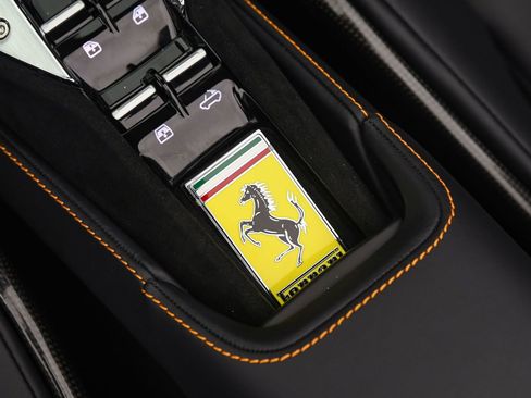 Used 2025 Ferrari SF90 Spider image 19