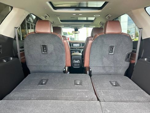 Used 2019 Buick Enclave Avenir w/ Avenir Technology Package FWD image 15