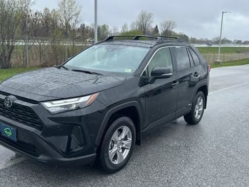 Used 2025 Toyota RAV4 XLE w/ Convenience Package AWD/4WD image 7