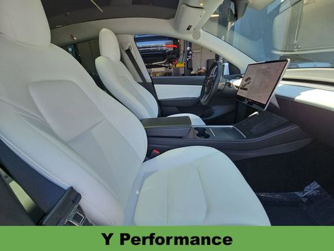 Used 2022 Tesla Model Y Performance AWD/4WD image 18