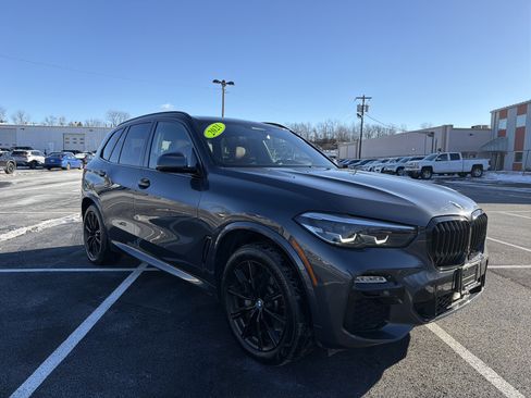 Used 2021 BMW X5 xDrive40i w/ M Sport Package image 3
