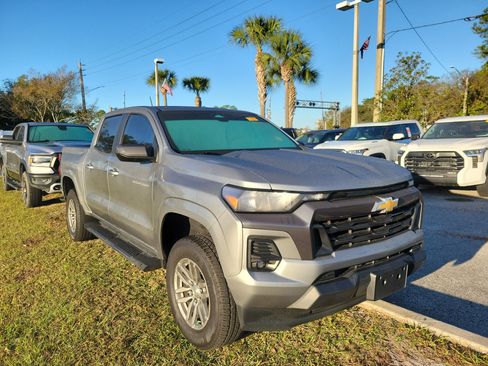 Used 2023 Chevrolet Colorado LT w/ LT Convenience Package image 8