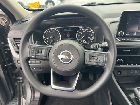 Used 2024 Nissan Rogue SV image 10