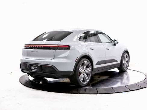 Certified 2025 Porsche Macan 4S Electric image 7