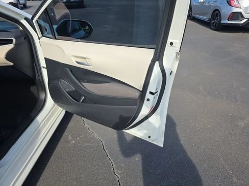 Used 2020 Toyota Corolla LE FWD image 44