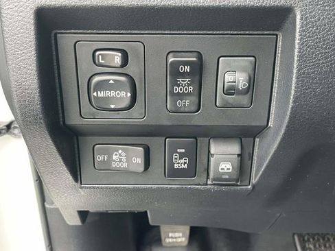 Used 2016 Toyota Tundra Limited image 15