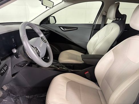 Used 2024 Kia Niro EX FWD image 21