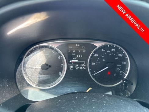 Used 2020 Nissan Kicks S image 10