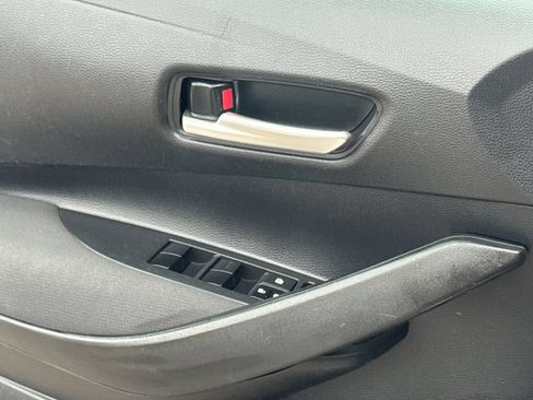 Used 2020 Toyota Corolla LE FWD image 33