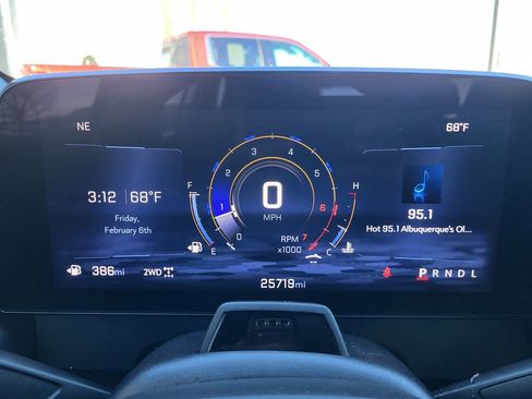 Used 2024 Chevrolet Traverse RS image 12