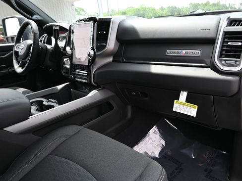 New 2026 RAM 2500 Big Horn AWD/4WD image 30