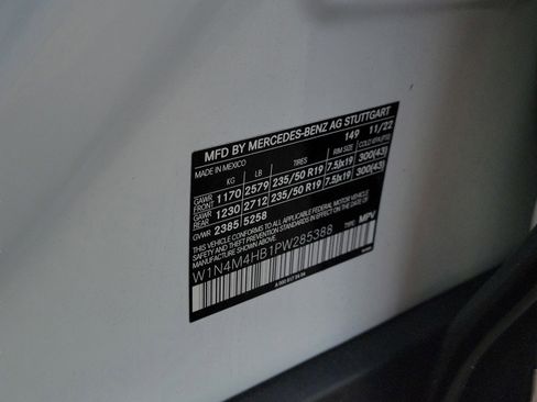 Used 2023 Mercedes-Benz GLB 250 4MATIC image 35