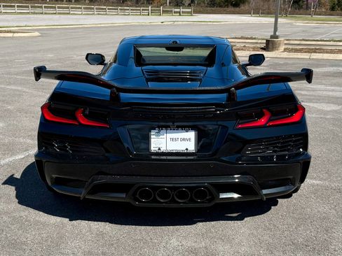 Used 2024 Chevrolet Corvette Z06 w/ Stealth Interior Trim Package image 11