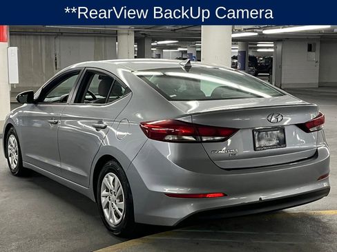 Used 2017 Hyundai Elantra SE image 5