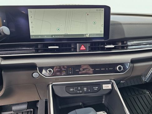 New 2026 Kia Carnival EX image 22