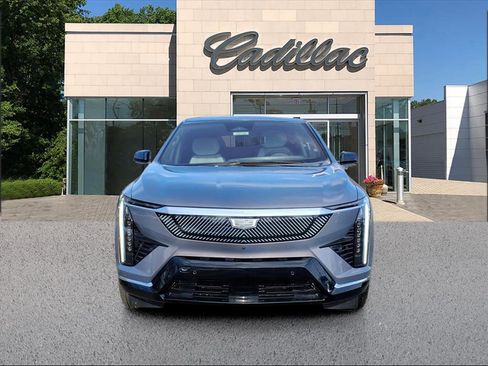 New 2026 Cadillac Optiq Luxury 1 image 8