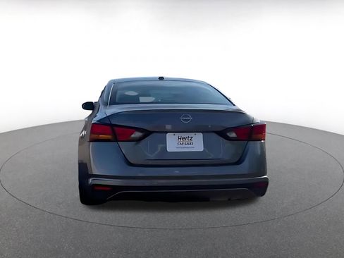 Used 2025 Nissan Altima 2.5 SV image 12