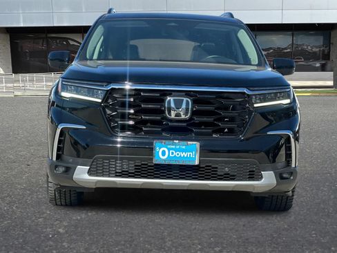Used 2024 Honda Pilot Touring image 11