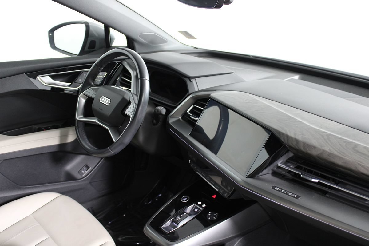 Used 2023 Audi Q4 e-tron Premium w/ Convenience Package RWD image 11
