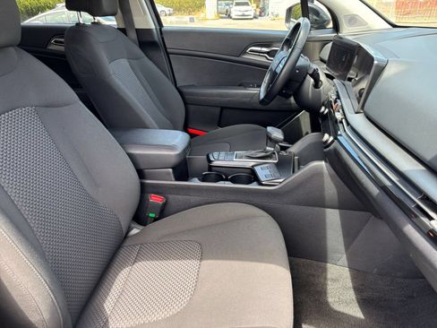 Used 2026 Kia Sportage LX FWD image 31