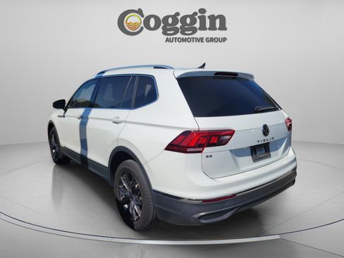 Used 2022 Volkswagen Tiguan SE image 2