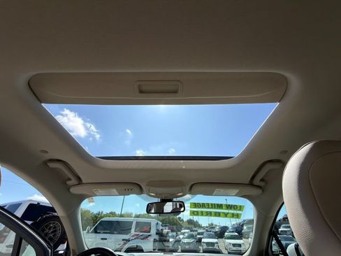 Used 2017 Ford Fusion Energi Titanium FWD image 17