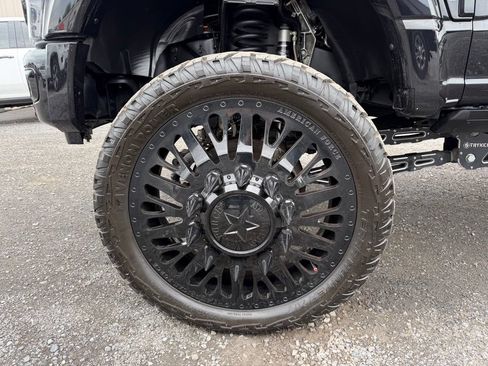 Used 2023 Ford F450 Platinum w/ FX4 Off-Road Package AWD/4WD image 6