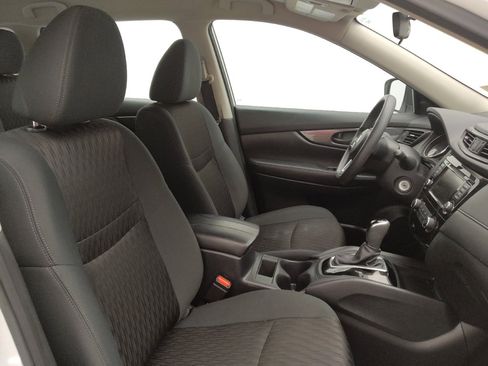 Used 2020 Nissan Rogue S FWD image 21