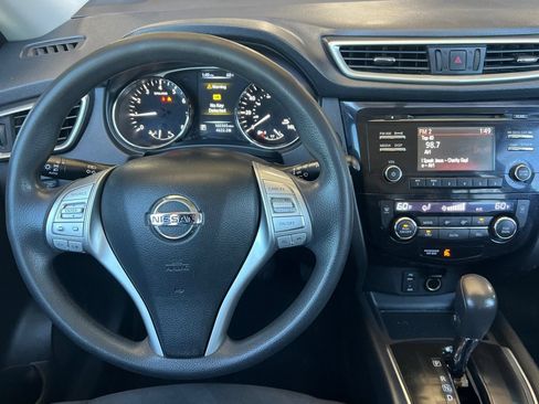 Used 2015 Nissan Rogue SV AWD/4WD image 42
