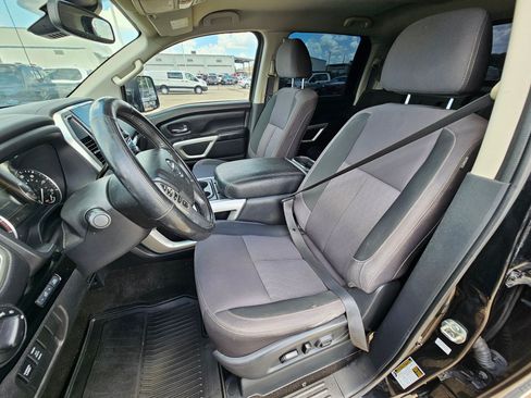 Used 2020 Nissan Titan SV w/ SV Convenience Package RWD image 15