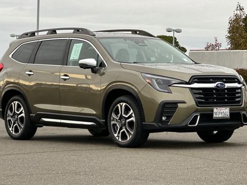 Used 2023 Subaru Ascent Touring image 5
