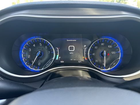 New 2026 Chrysler Pacifica Select image 67