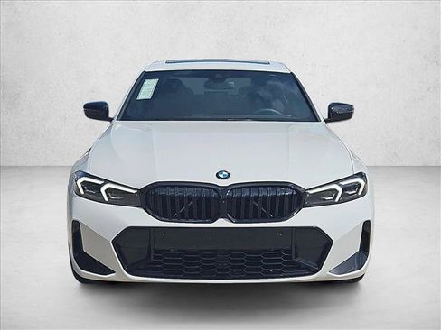 Used 2026 BMW 330i Sedan w/ M Sport Package RWD image 5