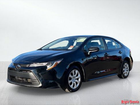 Certified 2025 Toyota Corolla LE FWD image 2