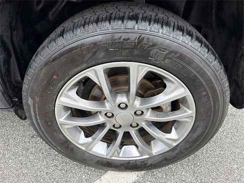 Used 2021 Jeep Cherokee Latitude Lux w/ Comfort/Convenience Group image 19