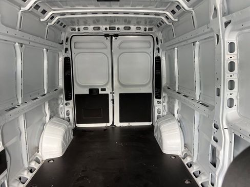 Used 2025 RAM ProMaster 2500 w/ Quick Order Package 22G SLT FWD image 21