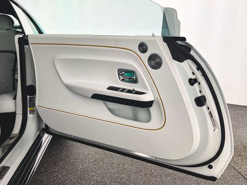 New 2025 Rolls-Royce Spectre Black Badge w/ Leather Finishing Pack image 27