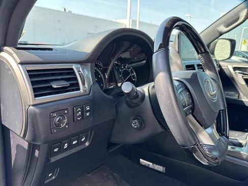 Used 2023 Lexus GX 460 Luxury w/ Sport Design Package image 15