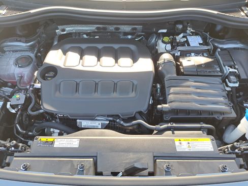 New 2026 Volkswagen Tiguan SE image 28