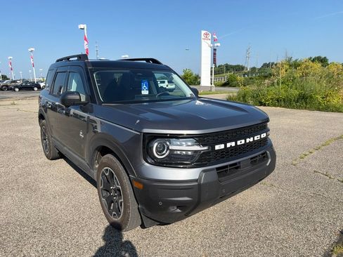 Used 2025 Ford Bronco Sport Outer Banks w/ Outer Banks Tech Package+ AWD/4WD image 4