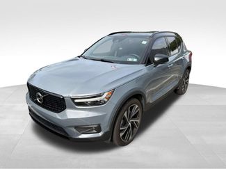 Used 2021 Volvo XC40 T5 R-Design AWD/4WD video 1