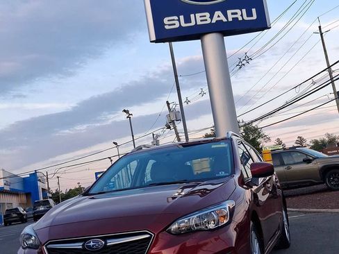 Used 2017 Subaru Impreza 2.0i Premium AWD/4WD image 1